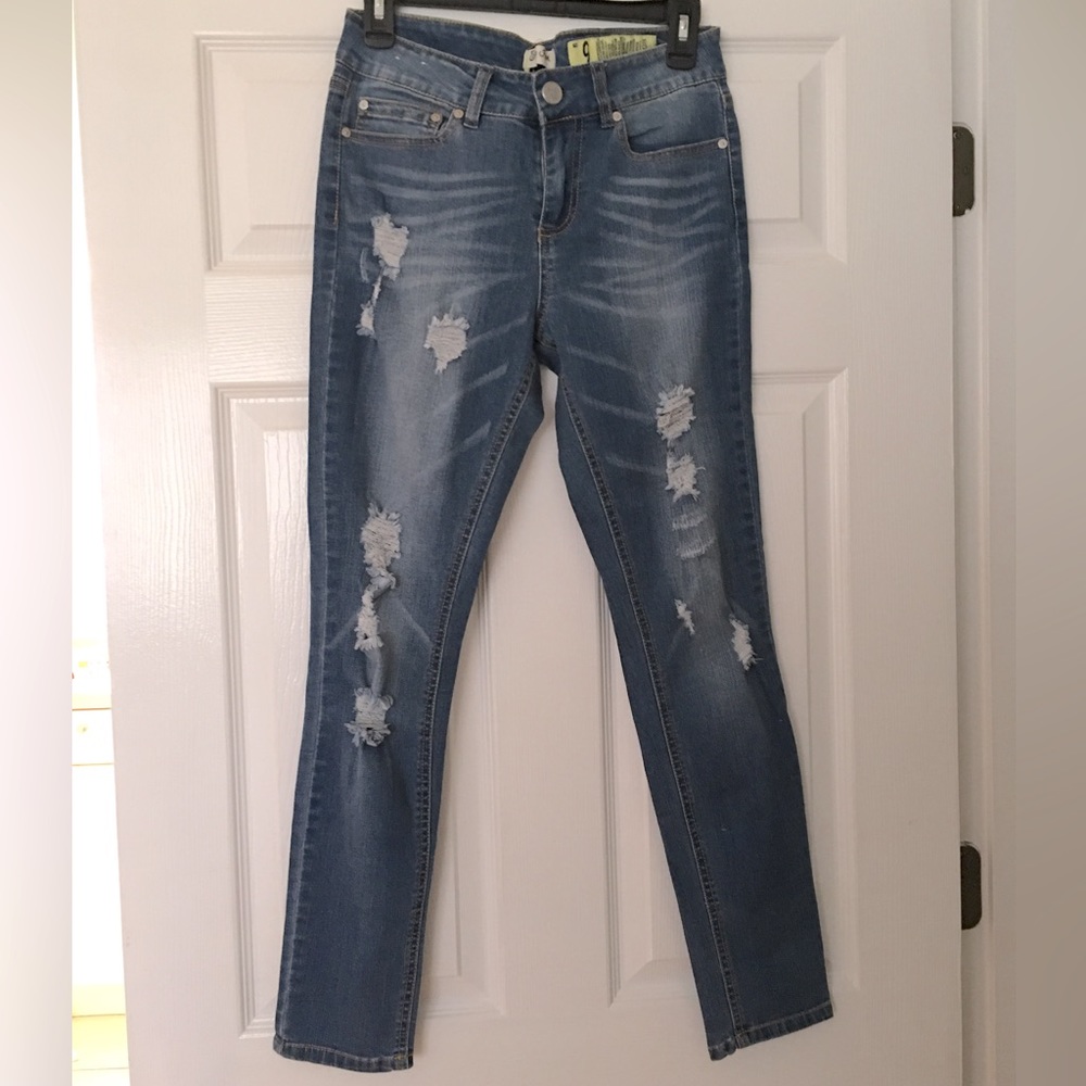 Indigo Rein skinny ripped jean’s size 9